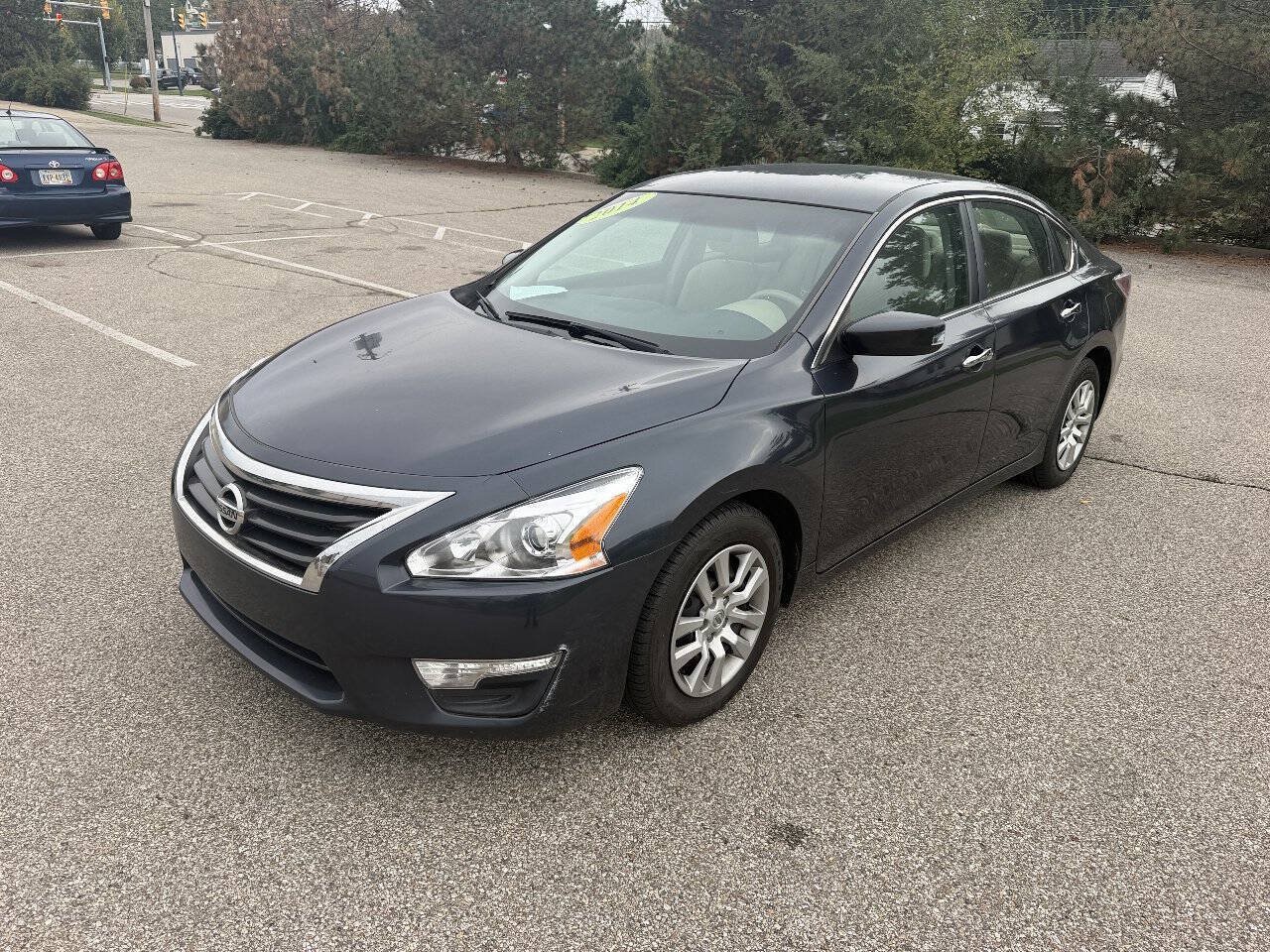 Used 2014 Nissan Altima 2.5 S FWD image 1