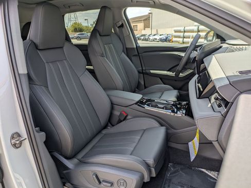 New 2025 Audi Q6 e-tron Premium Plus AWD/4WD image 10