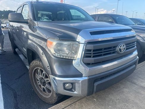 Used 2014 Toyota Tundra SR5 w/ SR5 Upgrade Package AWD/4WD image 2