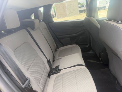Used 2022 Ford Escape SE w/ Cold Weather Package FWD image 22