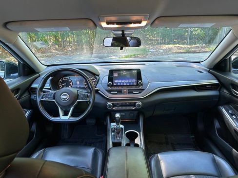 Used 2024 Nissan Altima 2.5 SR FWD image 28