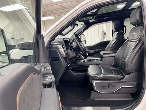 Used 2023 Ford F450 Platinum w/ FX4 Off-Road Package AWD/4WD image 16