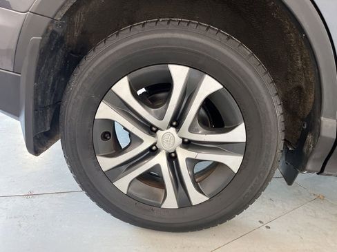 Used 2016 Toyota RAV4 LE AWD/4WD image 16