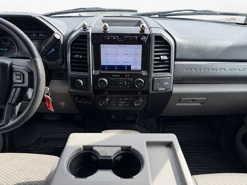 Used 2022 Ford F550 XLT image 4
