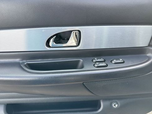 Used 2004 Ford Thunderbird image 19