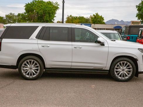 Used 2022 Cadillac Escalade Premium Luxury w/ Performance Package AWD/4WD image 4