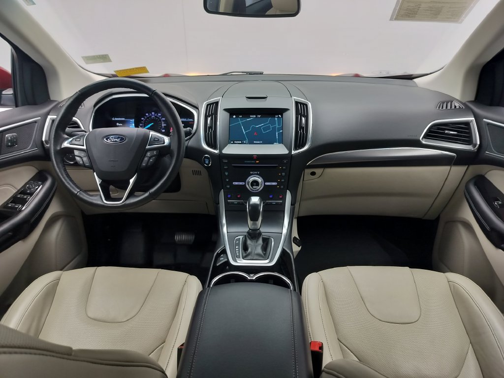 Used 2018 Ford Edge Titanium w/ Equipment Group 301A FWD image 11