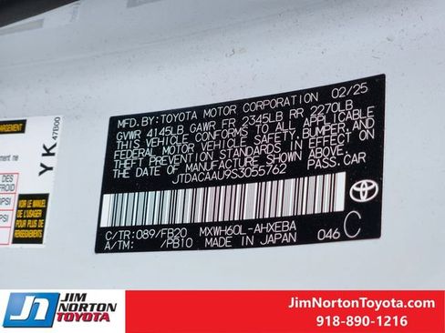 Used 2025 Toyota Prius LE FWD image 33