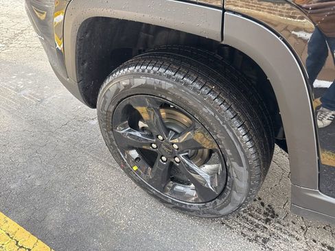 New 2025 Jeep Grand Cherokee Limited image 14