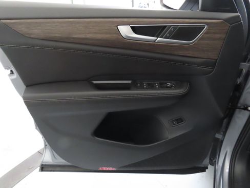 New 2025 Volkswagen Atlas SEL image 11