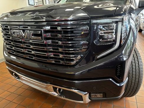 Used 2024 GMC Sierra 1500 Denali Ultimate AWD/4WD image 8
