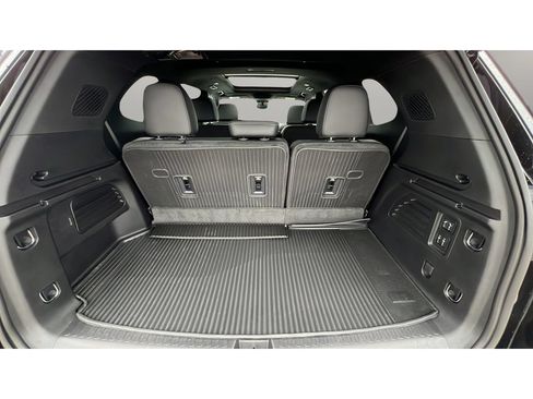 Certified 2025 Buick Enclave Avenir w/ Super Cruise Package AWD/4WD image 30