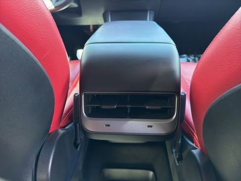 Used 2020 Tesla Model Y Long Range image 16