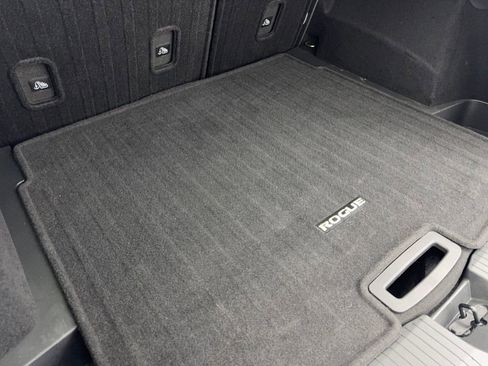 Used 2024 Nissan Rogue SV w/ SV Premium Package image 79