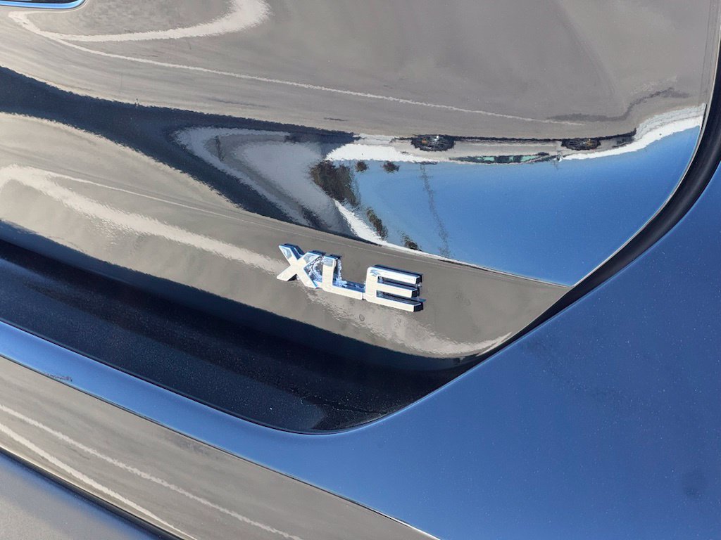 Used 2022 Toyota Highlander XLE FWD image 25