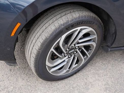 Used 2025 Lincoln Navigator Reserve AWD/4WD image 13