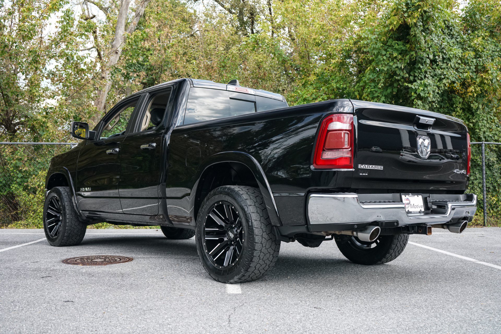 Used 2019 RAM 1500 Laramie AWD/4WD image 5