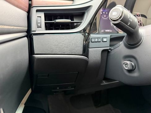 Certified 2023 Lexus ES 250 w/ Premium Package image 19