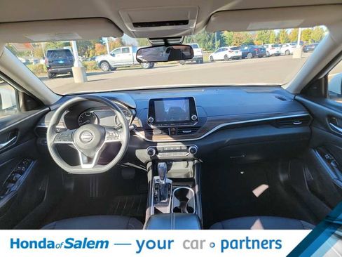 Used 2023 Nissan Altima 2.5 SV image 10