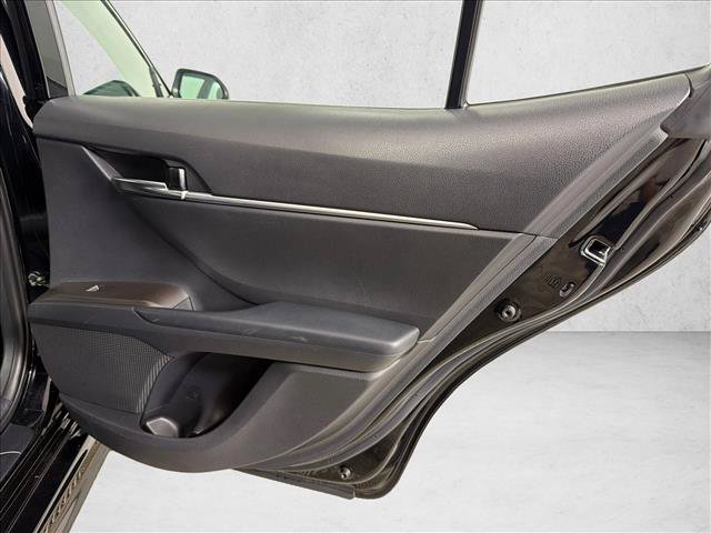 Used 2021 Toyota Camry SE FWD image 16