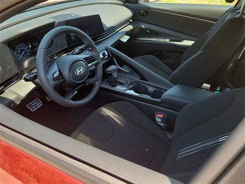 New 2025 Hyundai Elantra SEL image 2