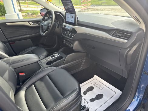 Certified 2022 Ford Escape SEL AWD/4WD image 14