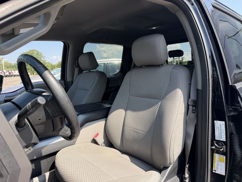 Used 2016 Ford F150 XLT w/ Equipment Group 302A Luxury AWD/4WD image 9