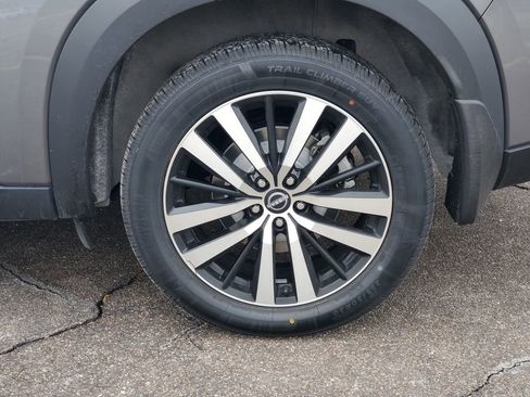 Used 2023 Nissan Pathfinder Platinum image 5