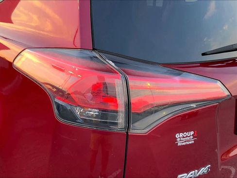 Used 2018 Toyota RAV4 XLE AWD/4WD image 27