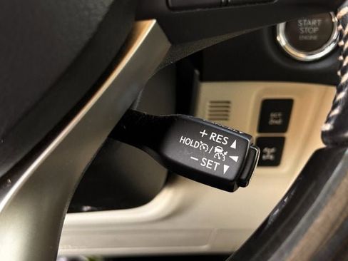 Used 2020 Lexus GX 460 Premium w/ Premium Package image 26