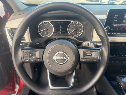 Certified 2022 Nissan Rogue SV image 28