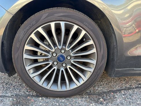 Used 2017 Ford Fusion SE w/ Equipment Group 202A AWD/4WD image 21