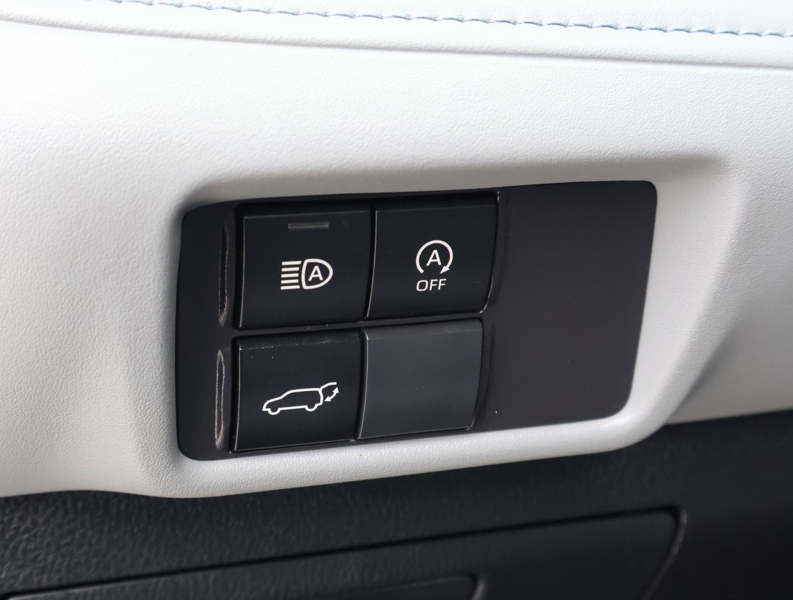 Used 2023 Toyota Highlander XLE FWD image 23