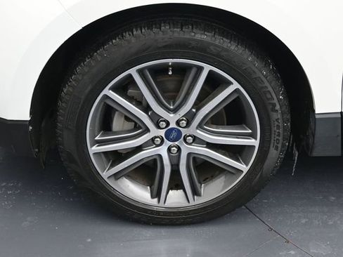 Used 2021 Ford Edge Titanium image 25