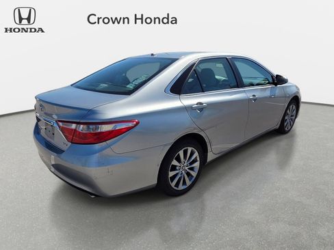 Used 2017 Toyota Camry XLE w/ Moonroof Package FWD image 6