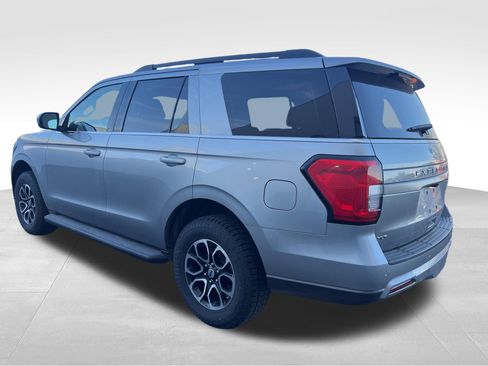 Used 2024 Ford Expedition XLT image 7