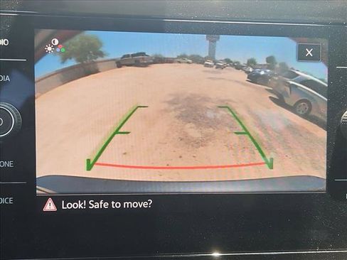 Used 2025 Volkswagen Jetta SE FWD image 16
