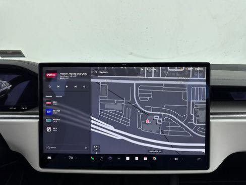 Used 2023 Tesla Model X Plaid image 4