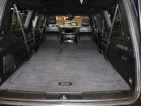 Used 2024 Jeep Wagoneer L Series II w/ Flexible Seating Group AWD/4WD image 32