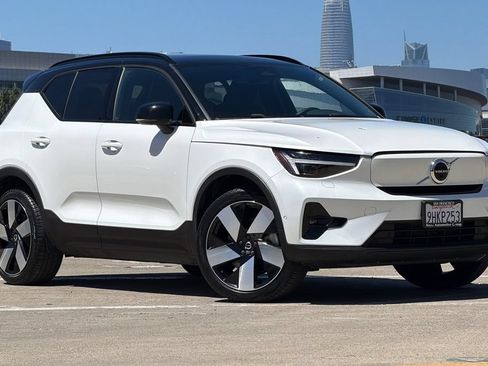 Certified 2023 Volvo XC40 Recharge Ultimate AWD/4WD image 1