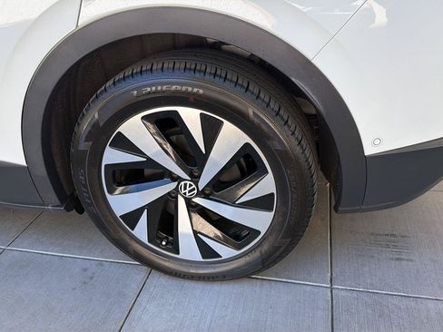Certified 2023 Volkswagen ID.4 Pro RWD image 13