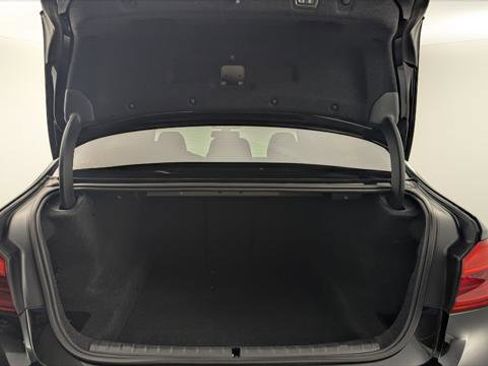 Used 2018 BMW 530i w/ Premium Package image 17