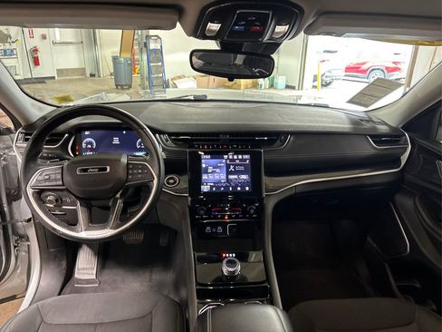 Used 2022 Jeep Grand Cherokee L Laredo w/ Luxury Tech Group I image 21