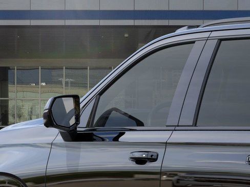 New 2026 Chevrolet Suburban RST w/ Comfort Package AWD/4WD image 12