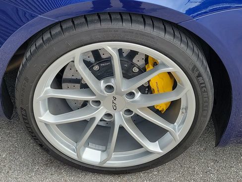 Certified 2020 Porsche 718 Cayman GT4 RWD image 14