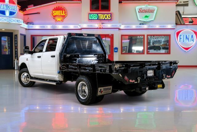 Used 2024 RAM 3500 Tradesman w/ Chrome Appearance Group AWD/4WD image 4