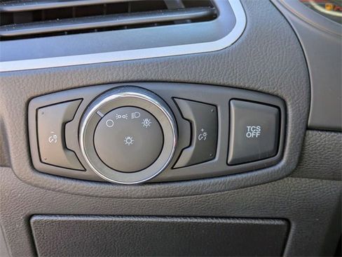 Used 2024 Ford Edge SEL image 16