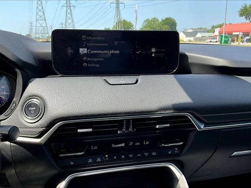 Used 2024 MAZDA CX-90 Plug-In Hybrid w/ Preferred AWD/4WD image 17