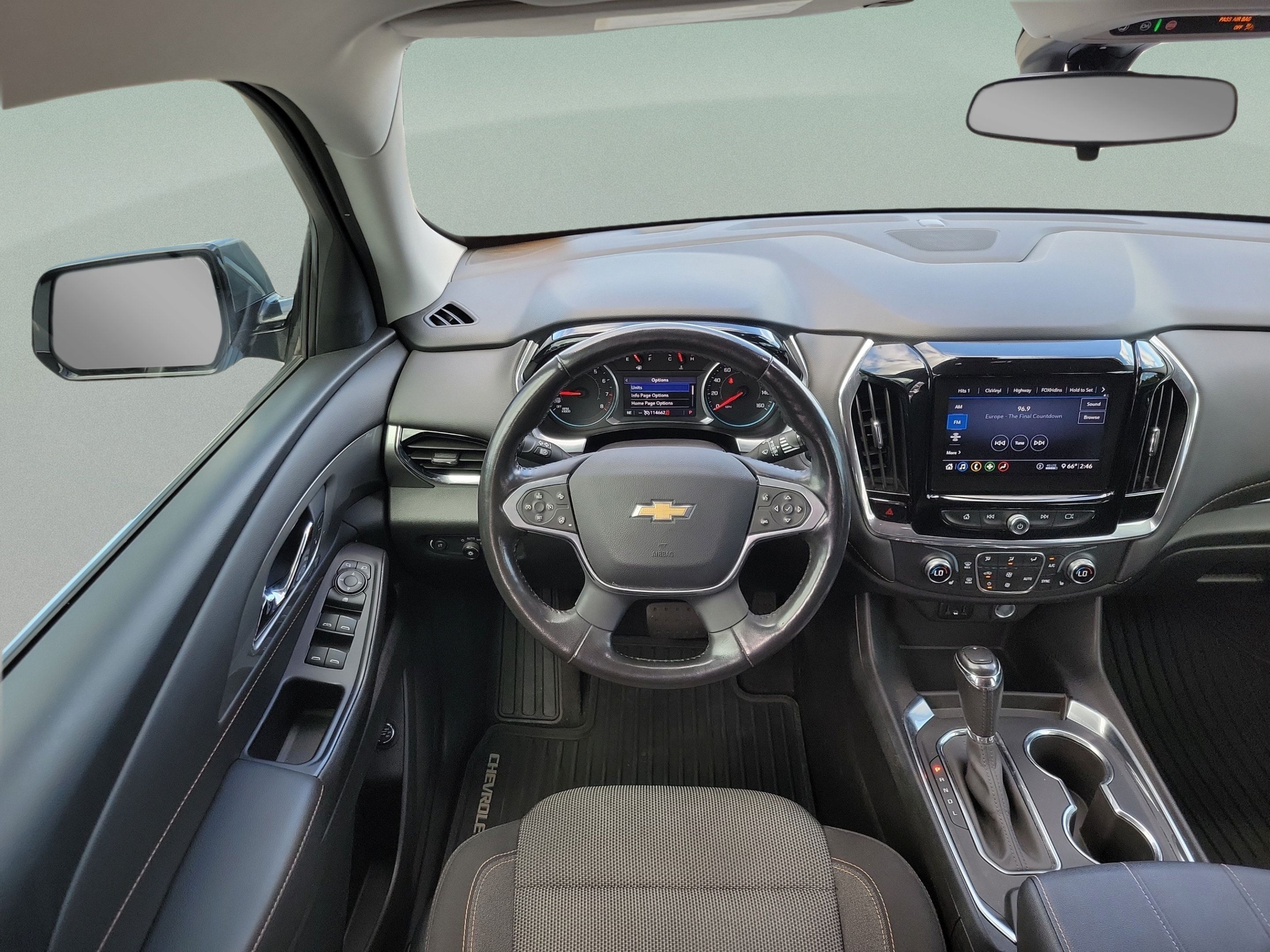 Used 2020 Chevrolet Traverse LT FWD image 7