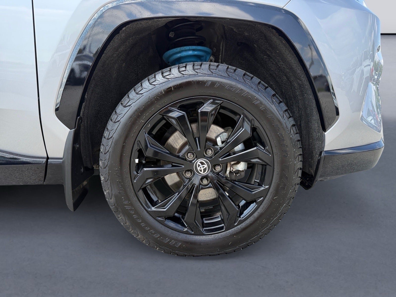 Used 2023 Toyota RAV4 XSE AWD/4WD image 9